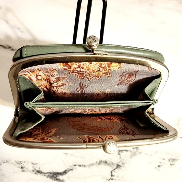 HOBO Vintage Sage Leather Wallet With Kisslock Pouch & Wanderlust Lining